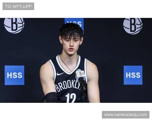 NBA中国赛半场战报托马斯表现出色曾凡博短暂登场贡献防守篮网领先太阳